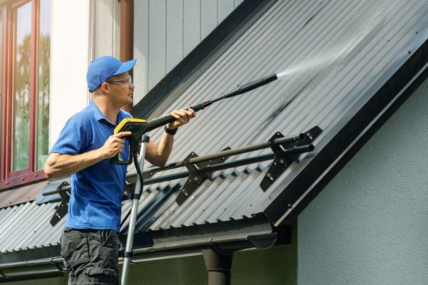 Roof-Cleaning